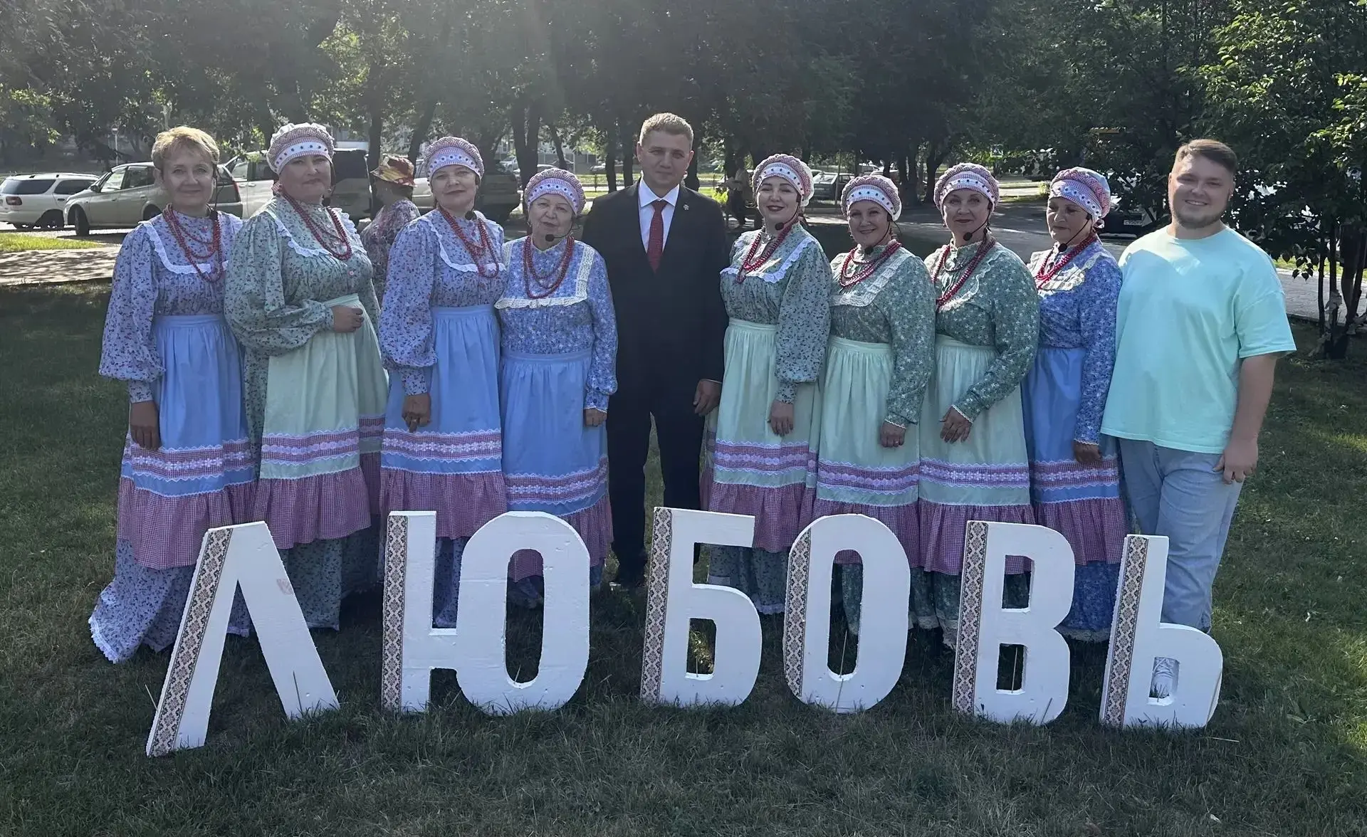 Вокальный ансамбль "Нежность" сельского Дома культуры с. Лугавское 8 июля принял участи...
