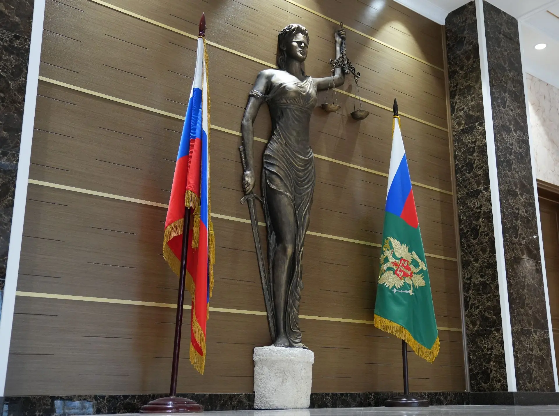 Пленум Верховного Суда РФ принял постановление о совершенствовании организационного обе...