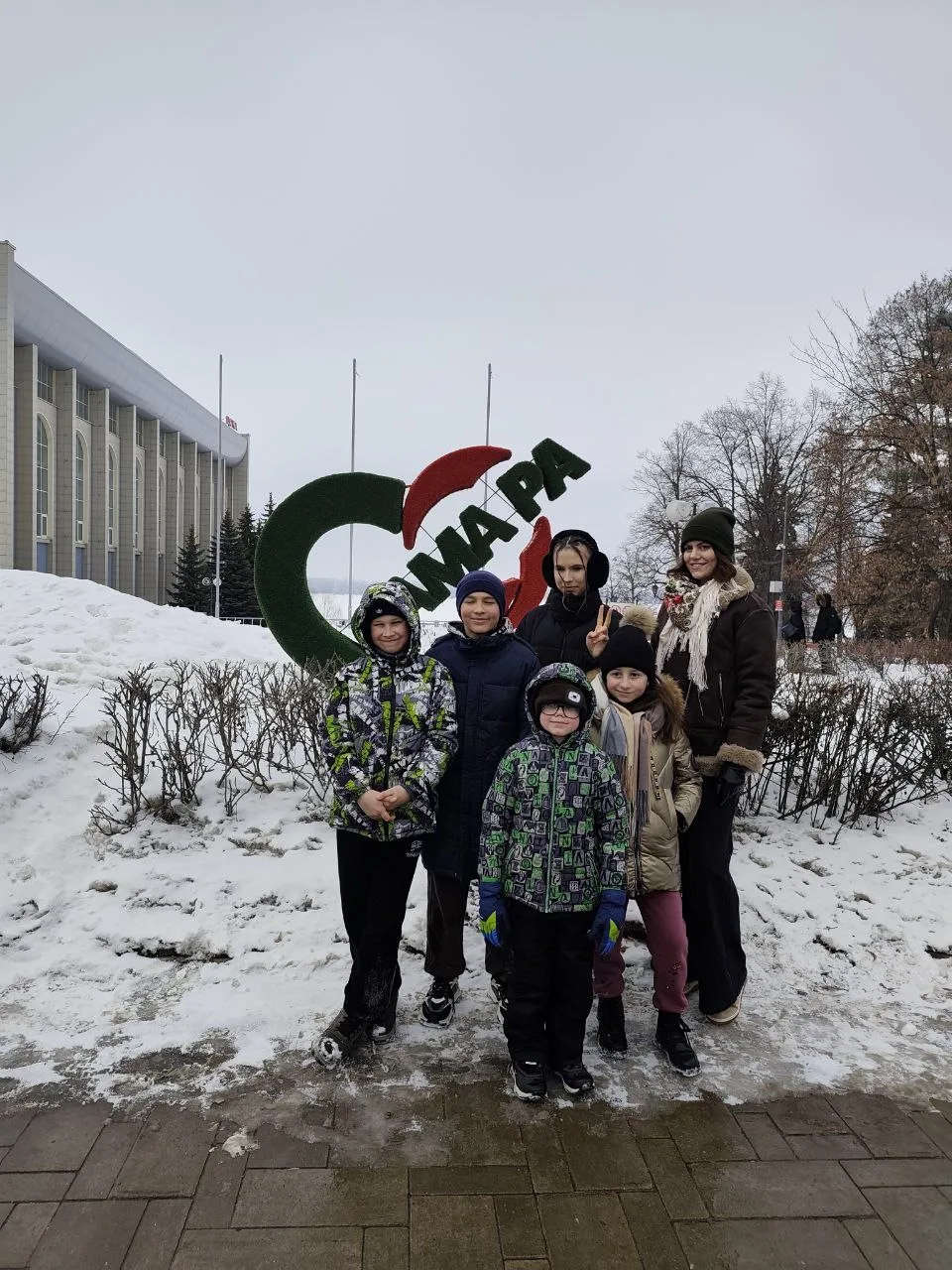 🚀 Наши на выезде! Команда КВН «ДВОР» прямо сейчас штурмует Самару!  Наши ребята не только показывают