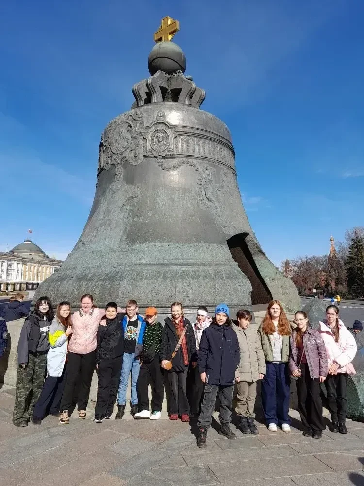 УРОК ПОЗНАНИЯ ОТЕЧЕСТВА для лицеистов состоялся в самом сердце столицы России. Школьный десант 6а (к
