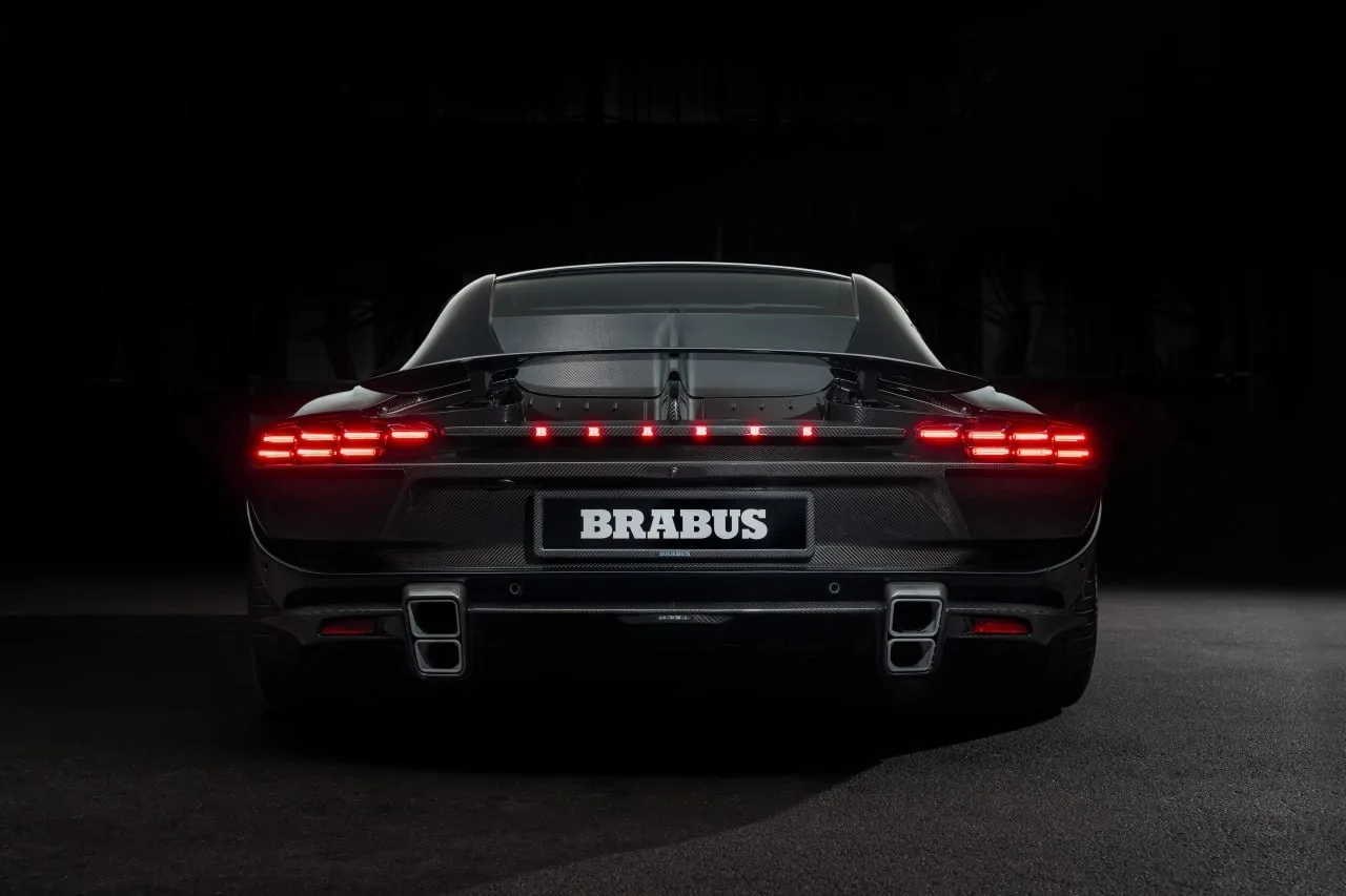 Brabus показала 1000-сильный гиперкар Bodo на базе Aston Martin Vanquish.    У авто кастомный карбон