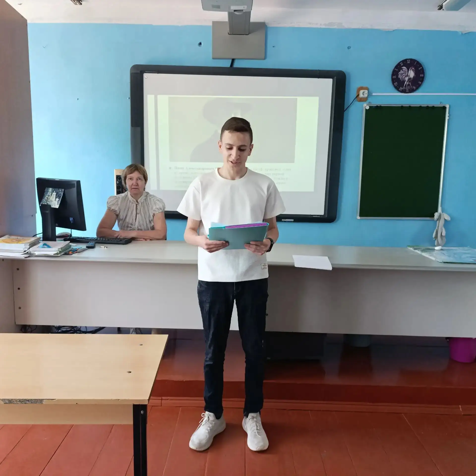 В 10 классе прошла научно-практическая конференция по проектной деятельности. Семен Пар...