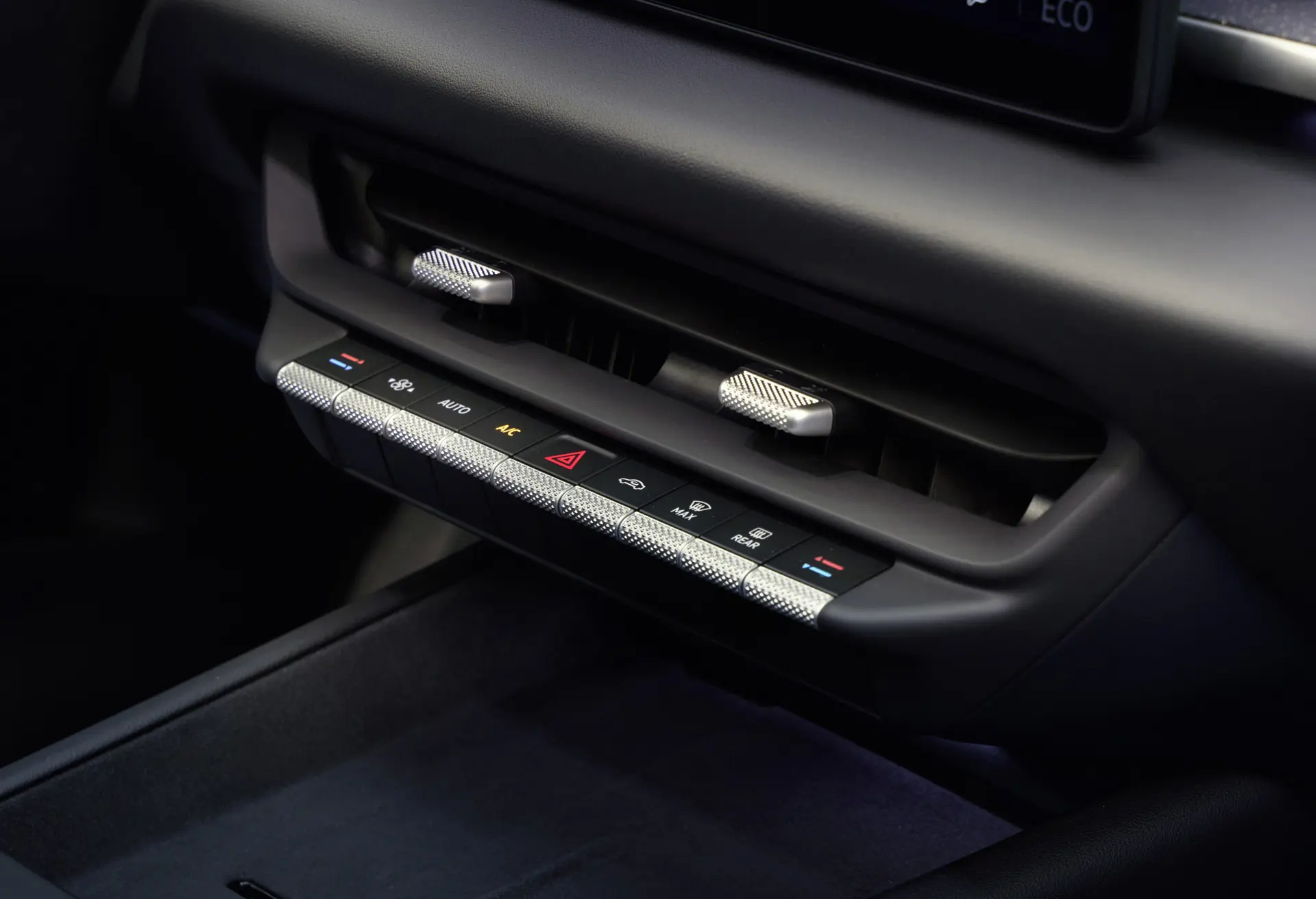 🚘 Новый Volkswagen ID.3 Neo: главное  Немцы выкатили на суд публики электрокар ID.3 Neo, наследника 