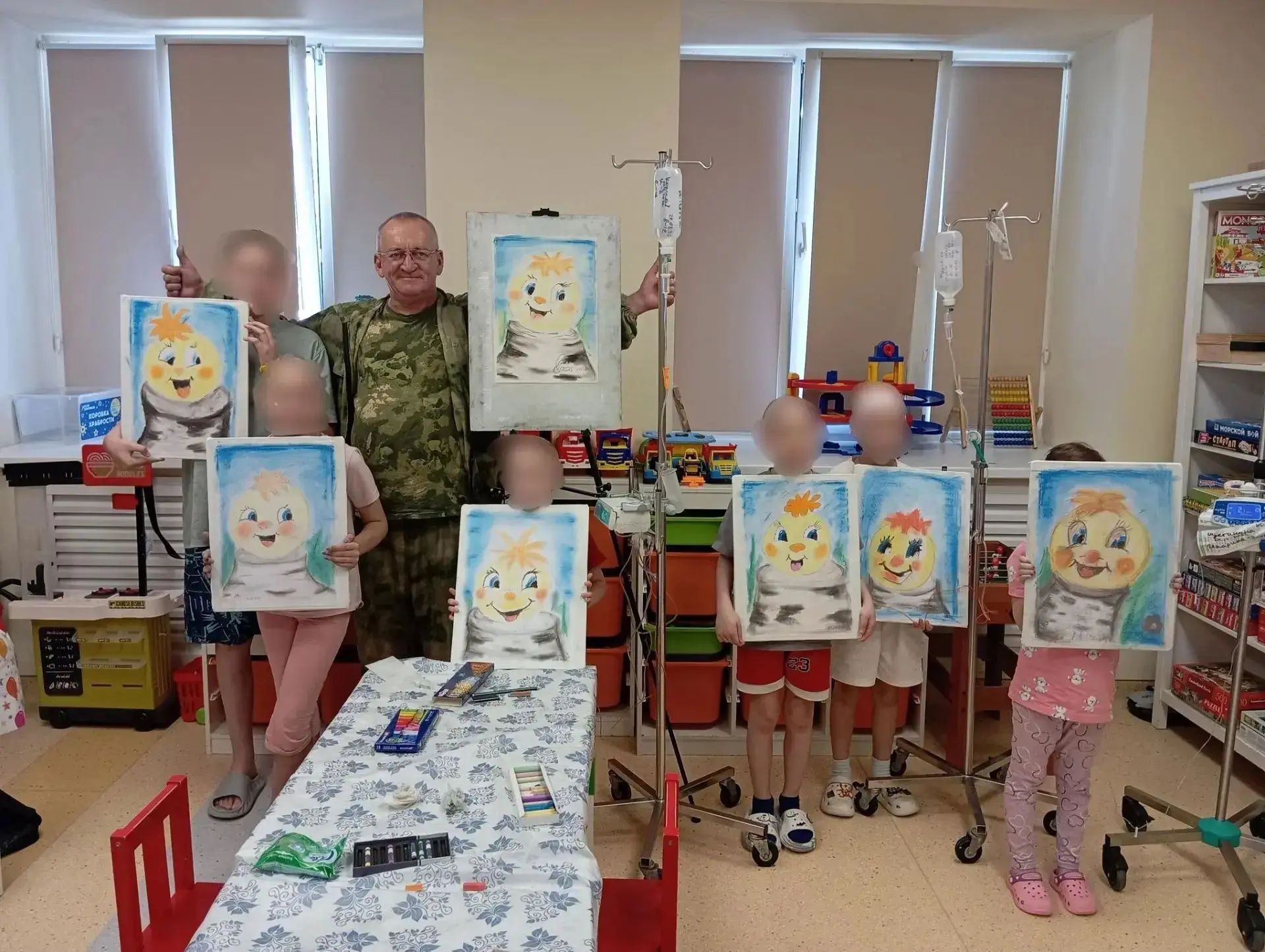 🎨Вчера в детском отделении вновь состоялась арт-встреча  с художником Андреем Обуховым.