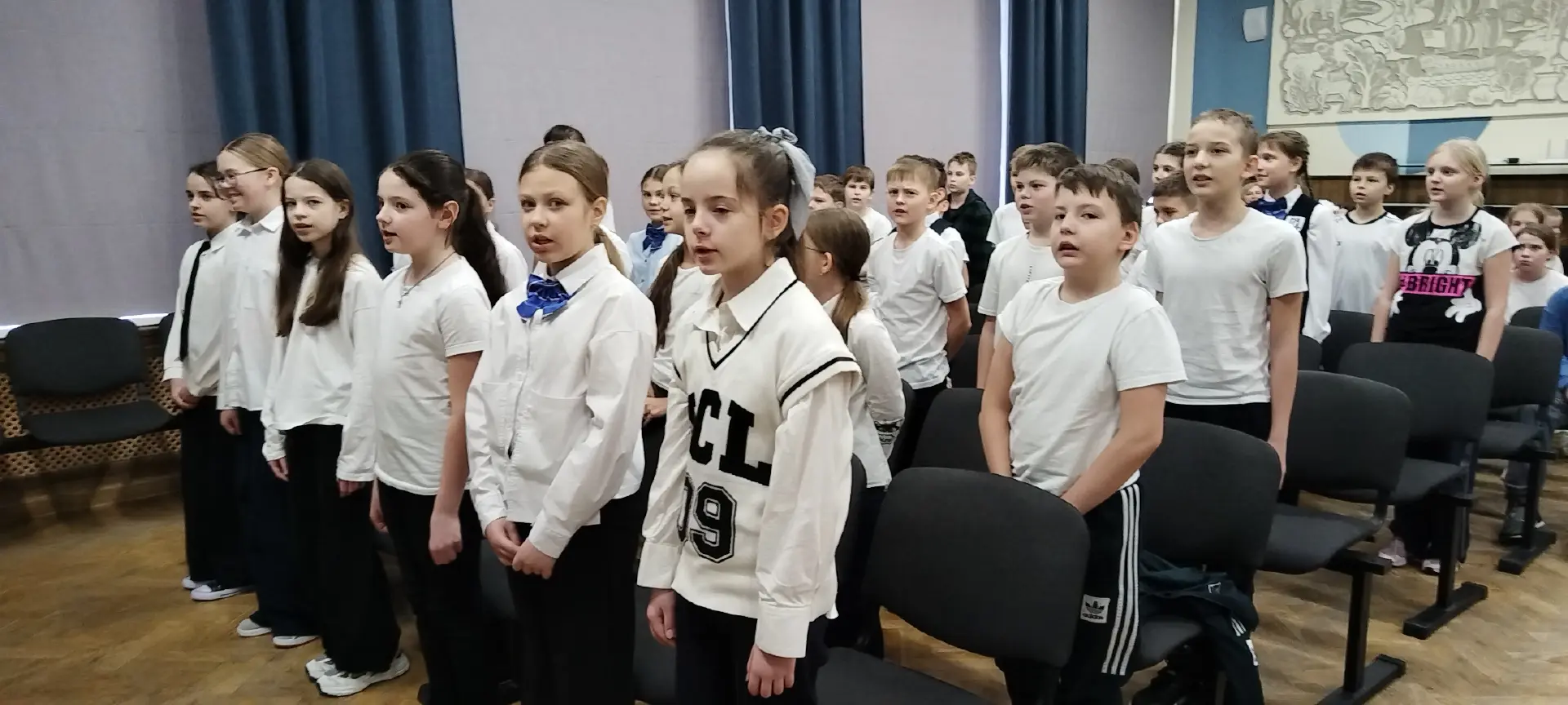 🎤 В лицее —   Песни войны...  На этой неделе в стенах  лицея царит особая атмосфера. Ученики с 3 по 