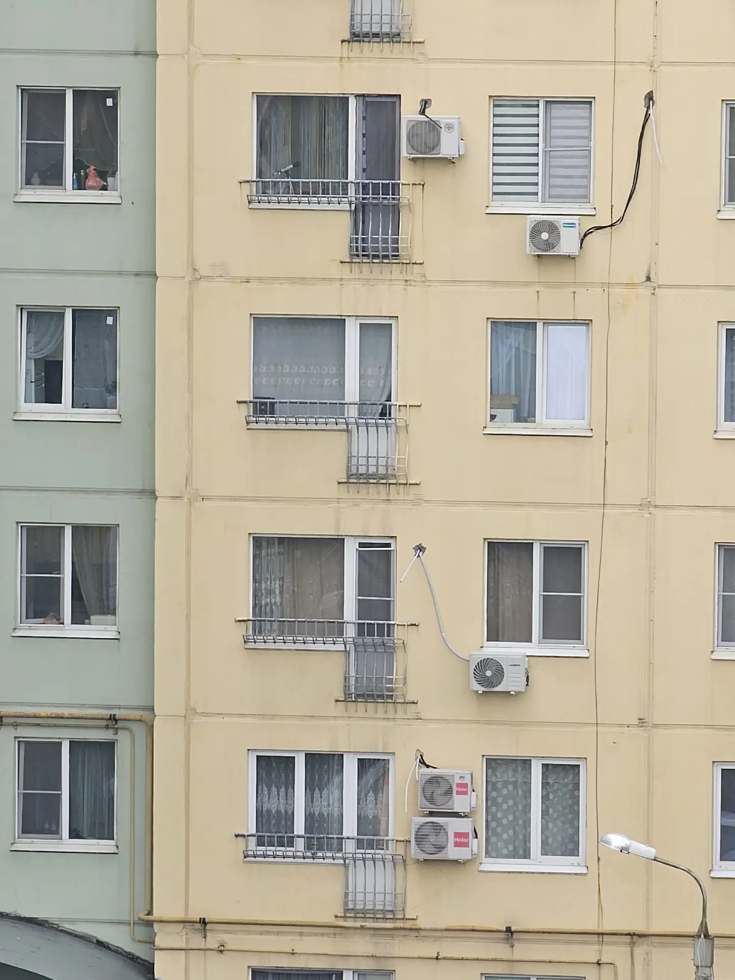 Приколы от архитекторов)   Вот вы утверждаете, что в Гуково жизнь - боль😱 А вы посмотрите какие балк