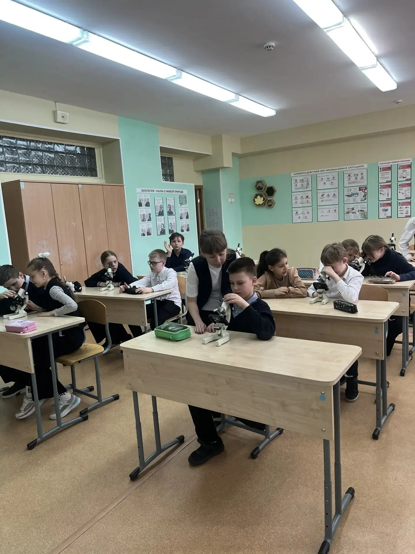 Стартовала Неделя предметов естественнонаучного цикла! 🚀  Наука Биология раскрыла "Секреты невидимог