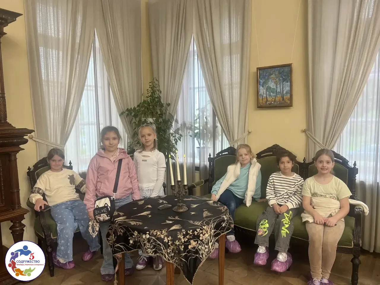 Увлекательное путешествие во времени!  На днях наши дружные первоклассники из 1 «Г» и второклассники