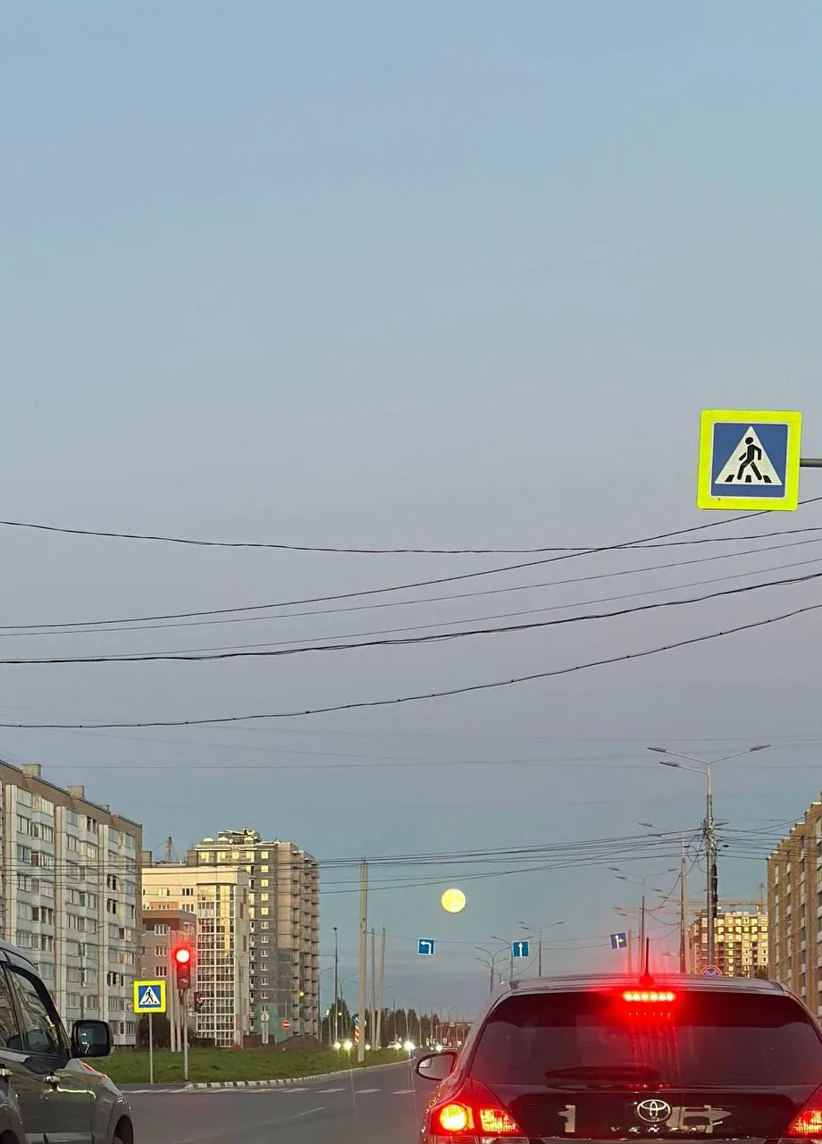 Луну сегодня видели? Она огромная!