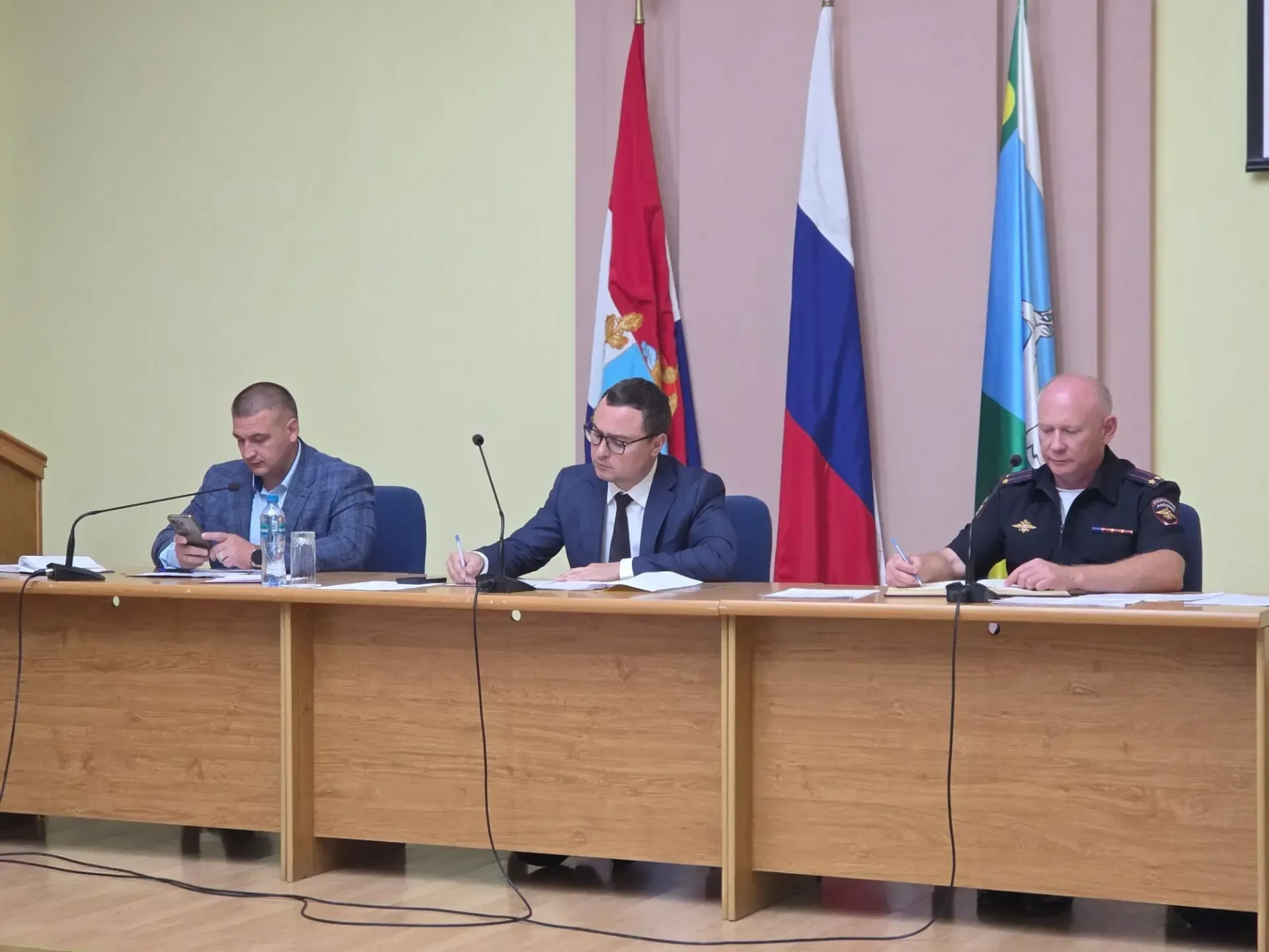 🚦 В Волжском районе обсудили безопасность дорожного движения и подготовку школьных маршрутов к ново