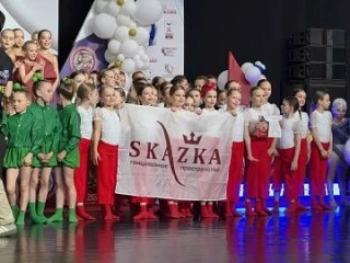 Гордимся лицеистами! Герасимова Анна и Гайдукова Виталина в составе коллектива танцевального простра