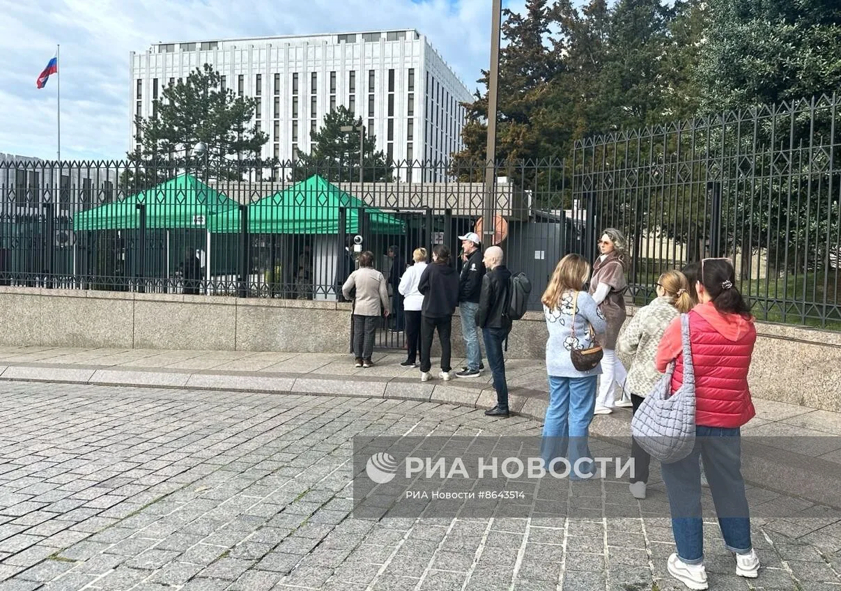 Избирательный участок для проведения выборов депутатов Госдумы девятого созыва откроется в посольств