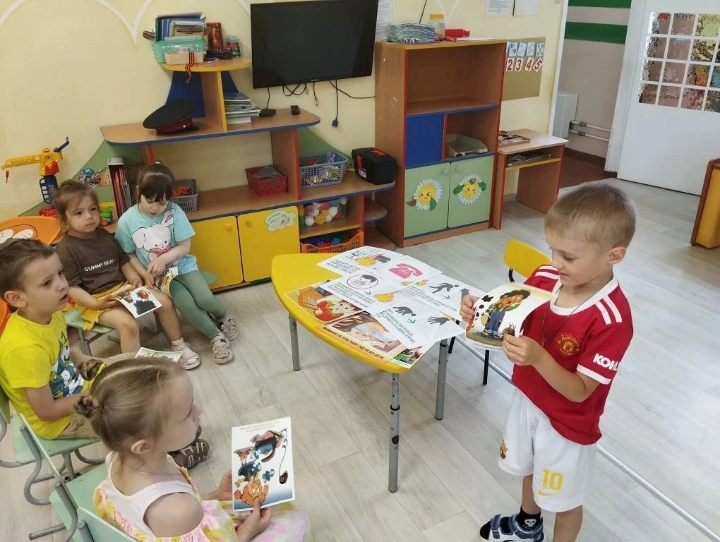 🚨 «Юный спасатель»: группа №6 училась действовать при чрезвычайных ситуациях

В рамках акции «Мои б