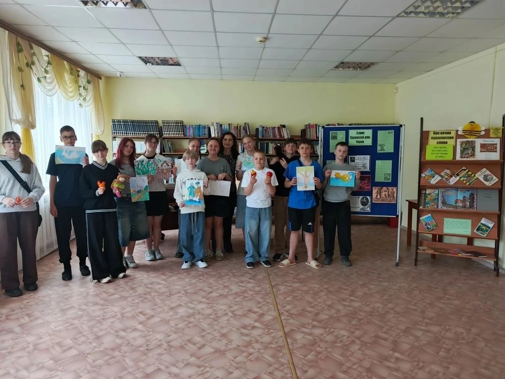 3 июня в Библиотеке №1 г. Каменки в преддверии Пушкинского дня для учащихся 6Б класса с...