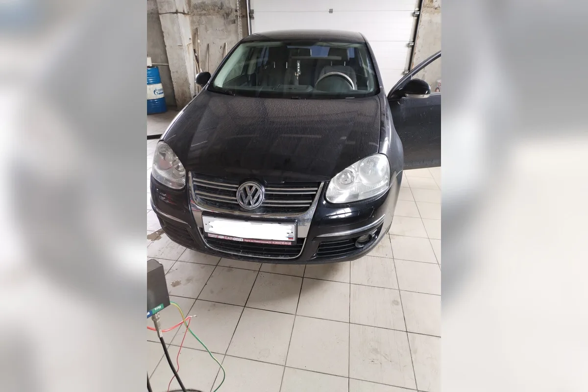 Чип-тюнинг VW Jetta 1.6mpi

VW Jetta с двигателем BSE 1.6 102лс приехала с горящим "чеком".  Проводи