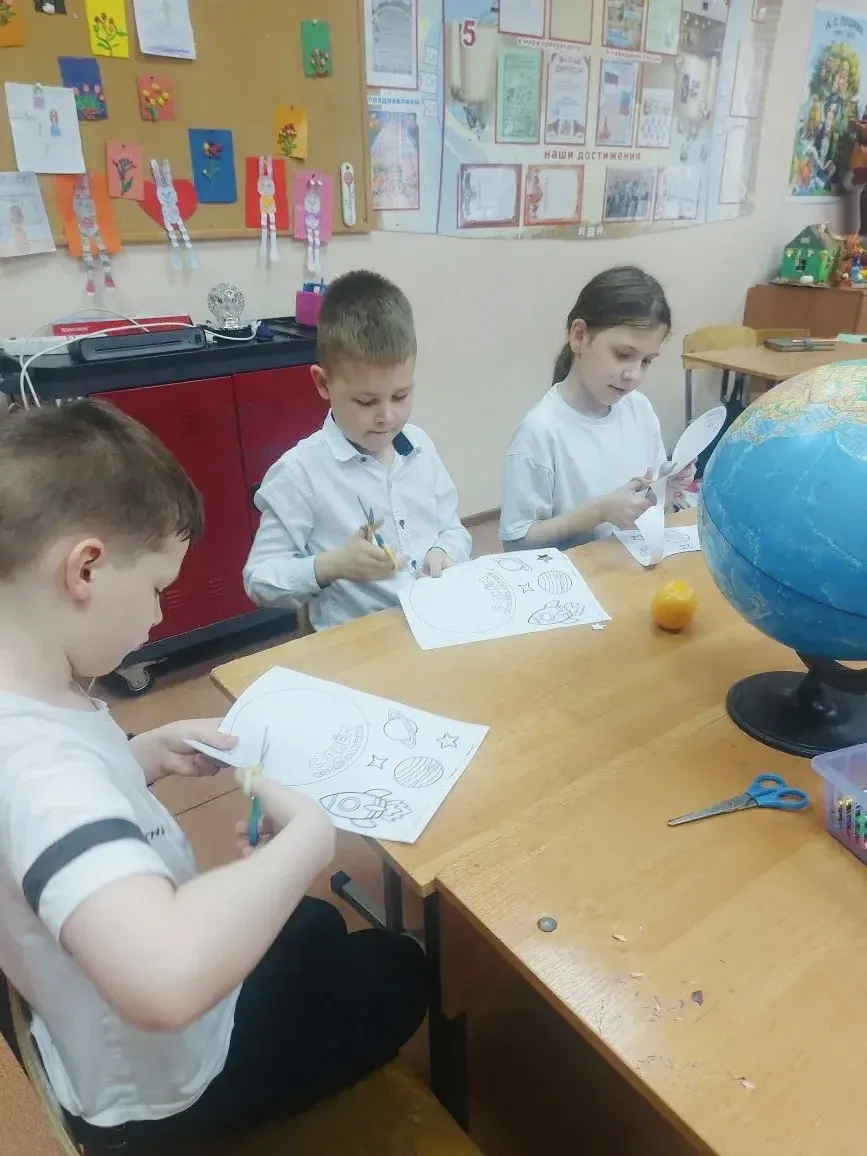12 апреля отмечается День космонавтики! 🚀🪐✨  🦅🇷🇺 В рамках всероссийской акции «Путь в космос» Орлята