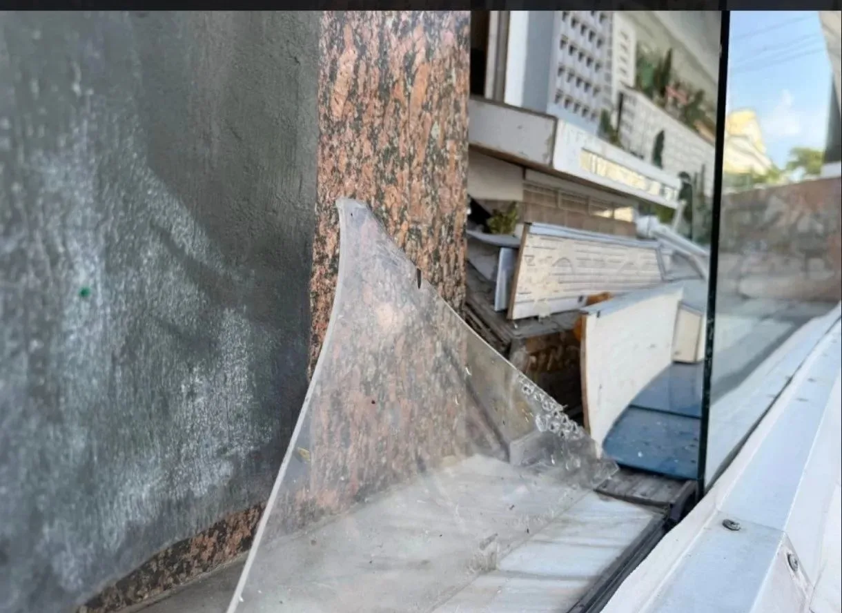 В Волжском районе Саратова хулиганы повредили диораму города на площади Чернышевского. Неизвестные р