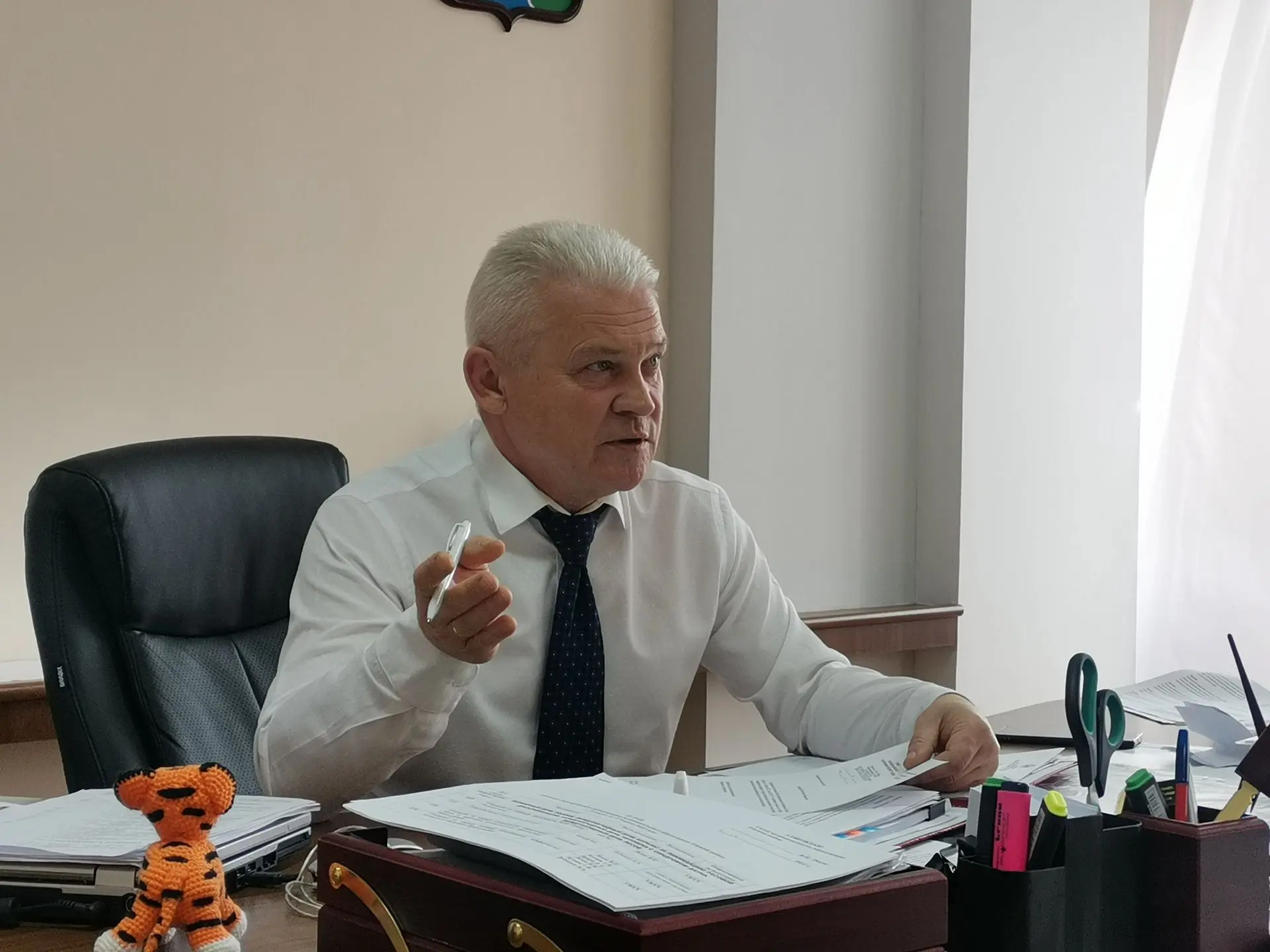 Сегодня у председателя райсовета день рождения.