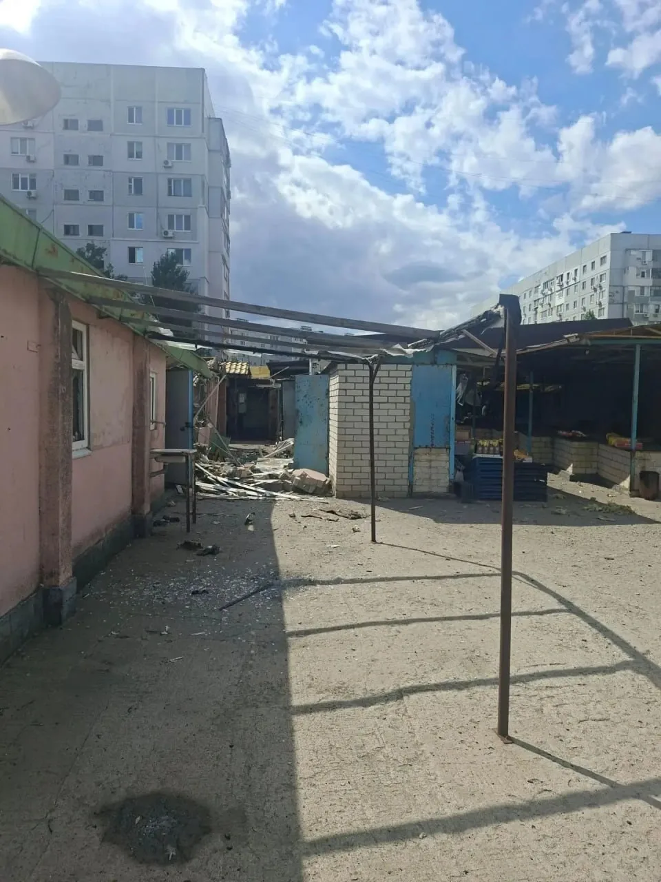 ‼️🇷🇺🦅 Хохляцкие свиньи опять показали своё поганое рыло — ударили дроном по рынку в ...
