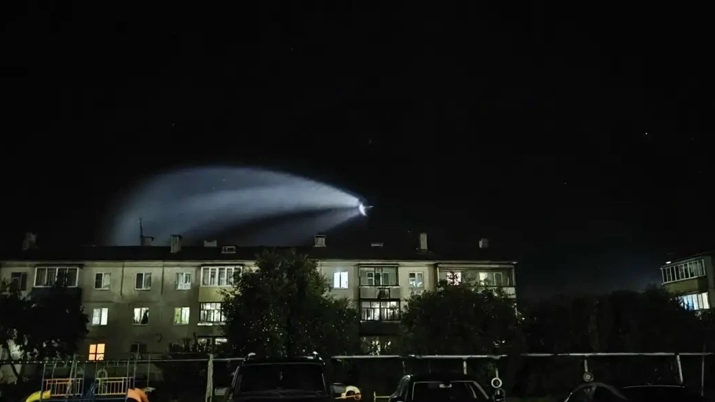❗ Сегодня жители районного центра наблюдали в небе необычное явление, напоминающее "кос...