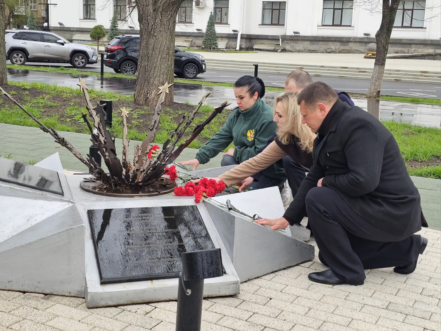 Сегодня мы вспоминаем тех, кто стал невинной жертвой украинской агрессии против мирного Донбасса.   