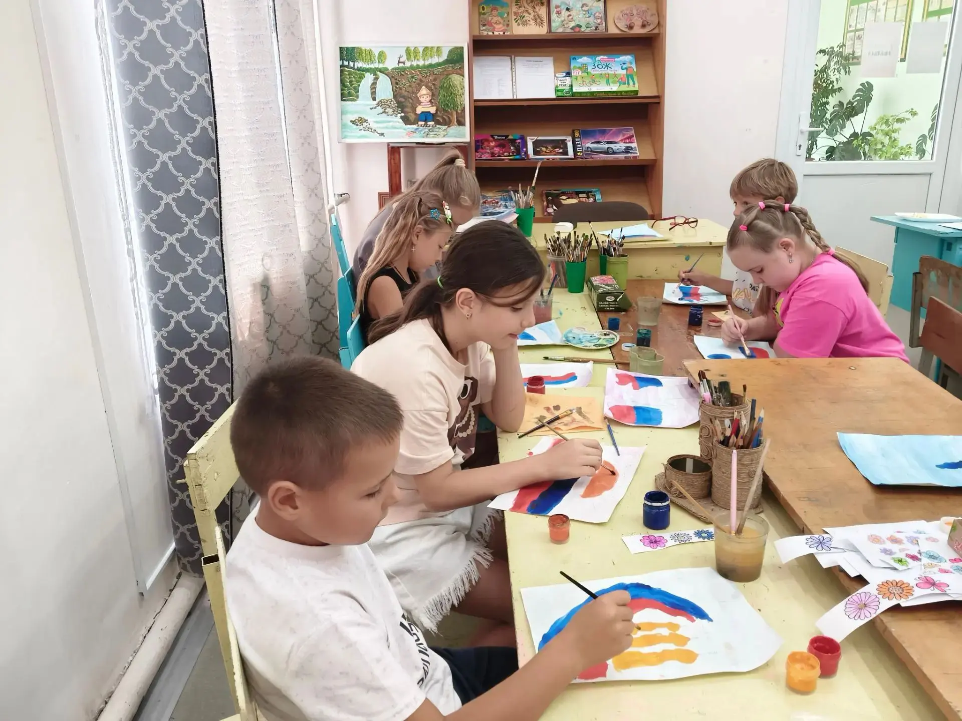 🇷🇺 В Центре «Юность» раскрасили мир в цвета любимой страны!