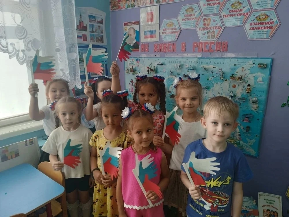 🇷🇺 Творим с любовью к Родине!

Вчера вся страна отмечала прекрасный праздник – День России! Наша п