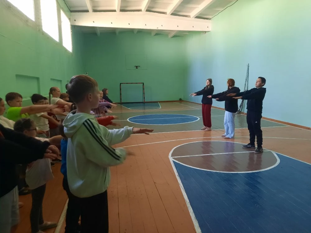 День восьмой нашего школьного лагеря труда и отдыха «Время действовать» пролетел незаметно, но был н