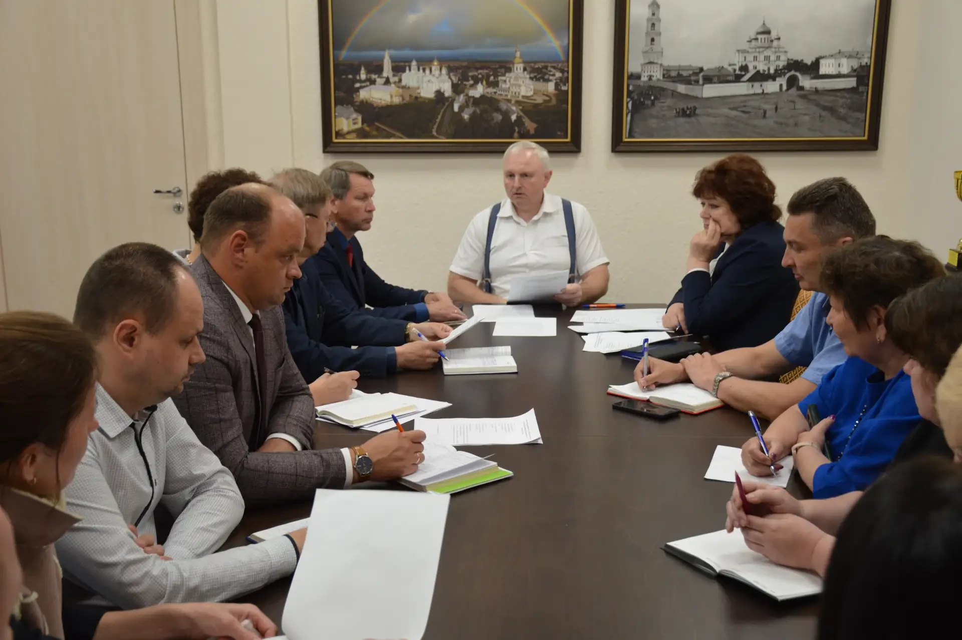 Состоялось совещание под председательством главы местного самоуправления С.А.Кучина, на...