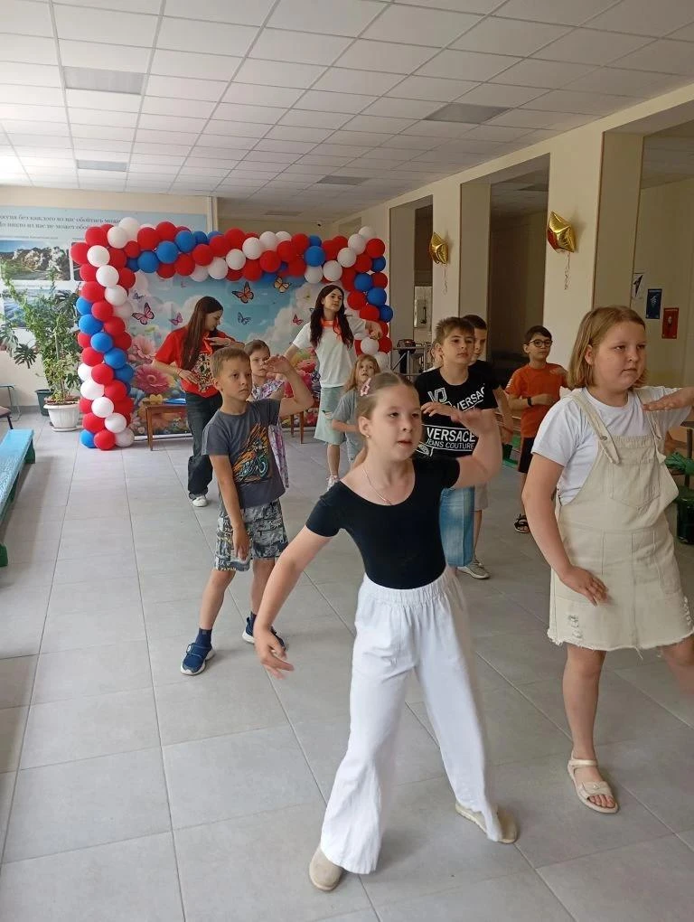 ✨ Ребята 3 отряда "Живчики" с нетерпением ждали встречи на пришкольной площадке после длинных выходн