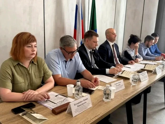 📍 Земля для СВОих: в Хабаровске участникам СВО и их семьям помогли разобраться с получением участко