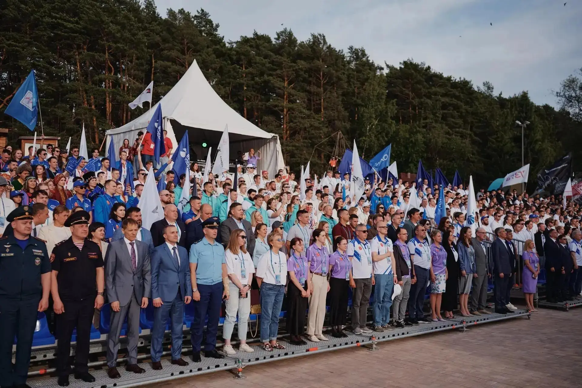 Дан старт XIV Международному молодёжному промышленному форуму «Инженеры будущего».

📍Уже по традици