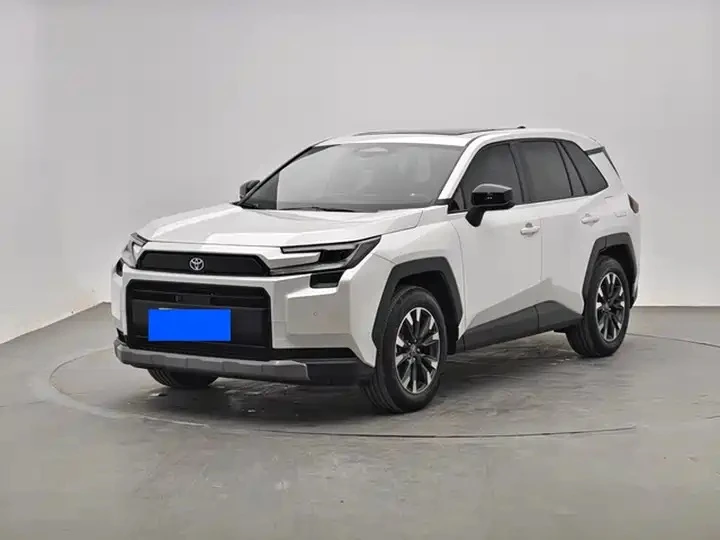 💡 Гибрид, который экономит ваш бюджет: Toyota RAV4 2.0