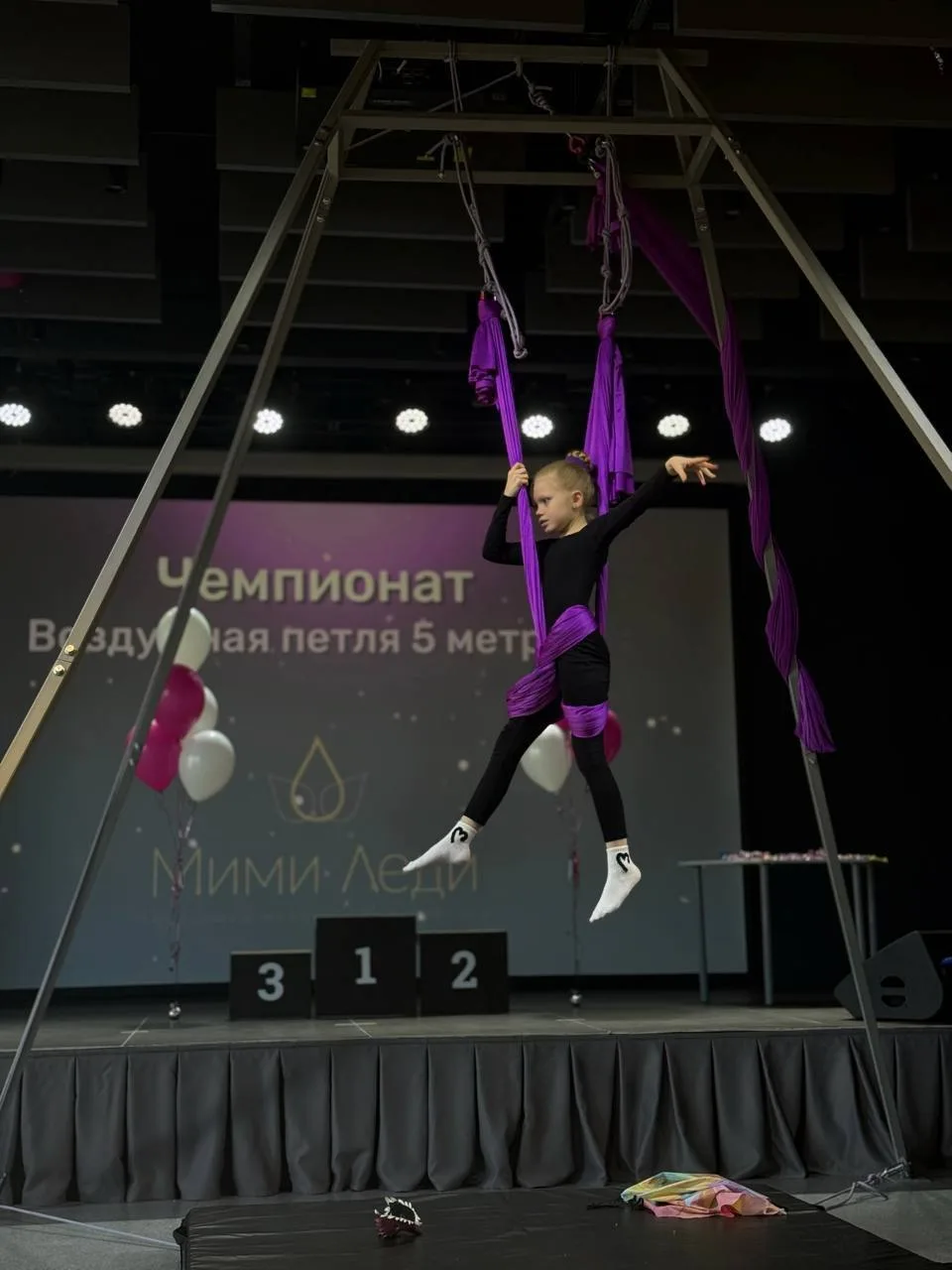 🔥 В ЭТИ ВЫХОДНЫЕ ПРОШЁЛ БОЛЬШОЙ ЧЕМПИОНАТ 🔥  Ученицы нашей школы выступили на чемпионате по Fly Danc