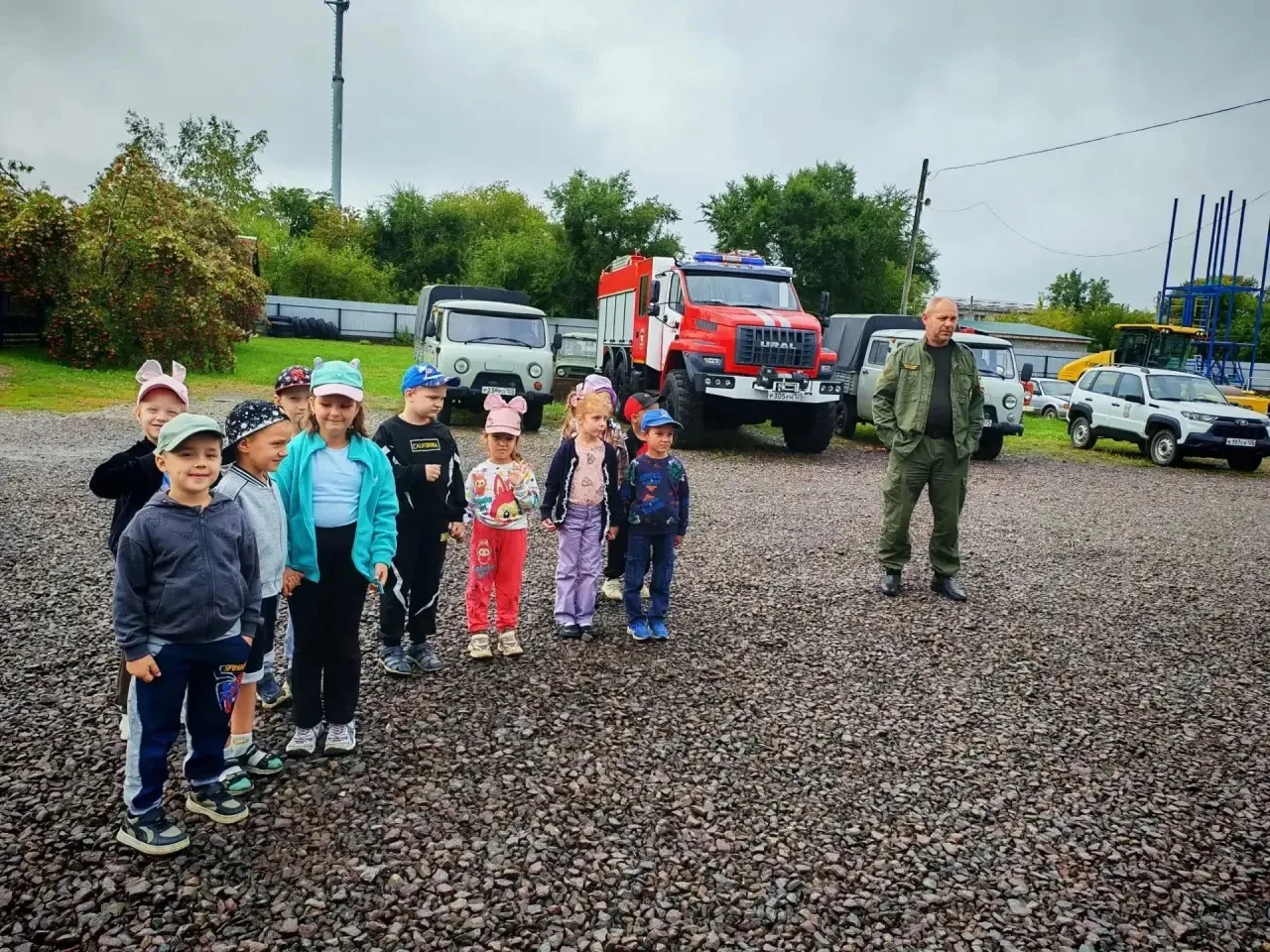 🚒Маленькие герои: экскурсия воспитанников подготовительной группы в пожарную часть. 🚒