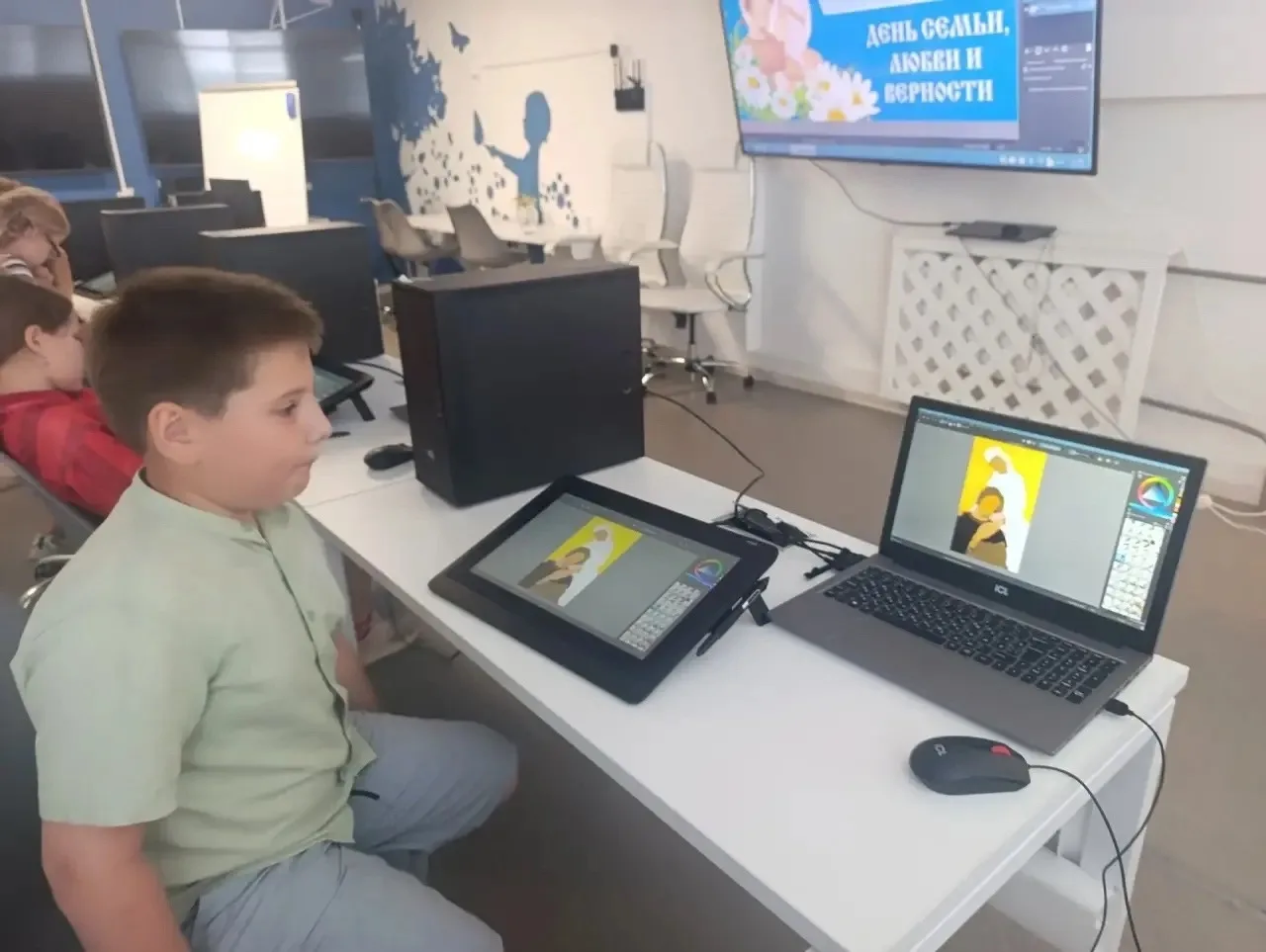 🖼 Воспитательный потенциал цифрового искусства 
 
🎨 В период летних каникул для всех детей Нижнего