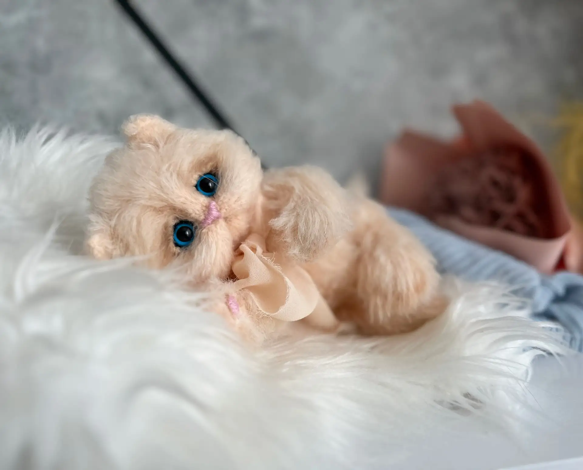 Не могла не заснять и не показать в движении лапки🥰