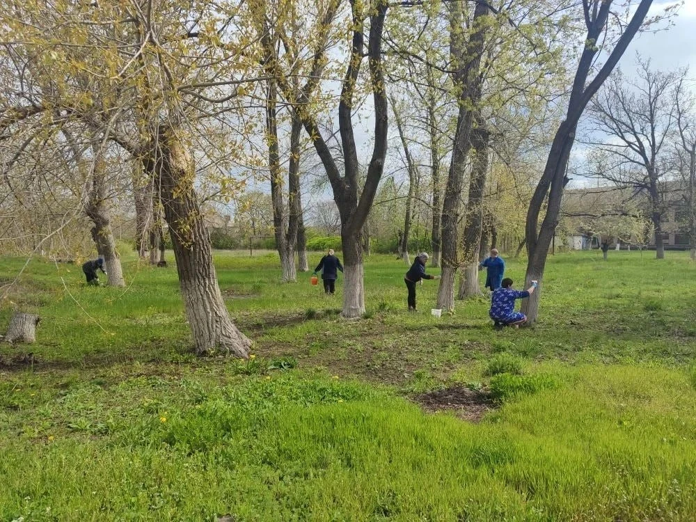 В преддверии государственных праздников — Дня Победы и Дня Луганской Народной Республики — сотрудник