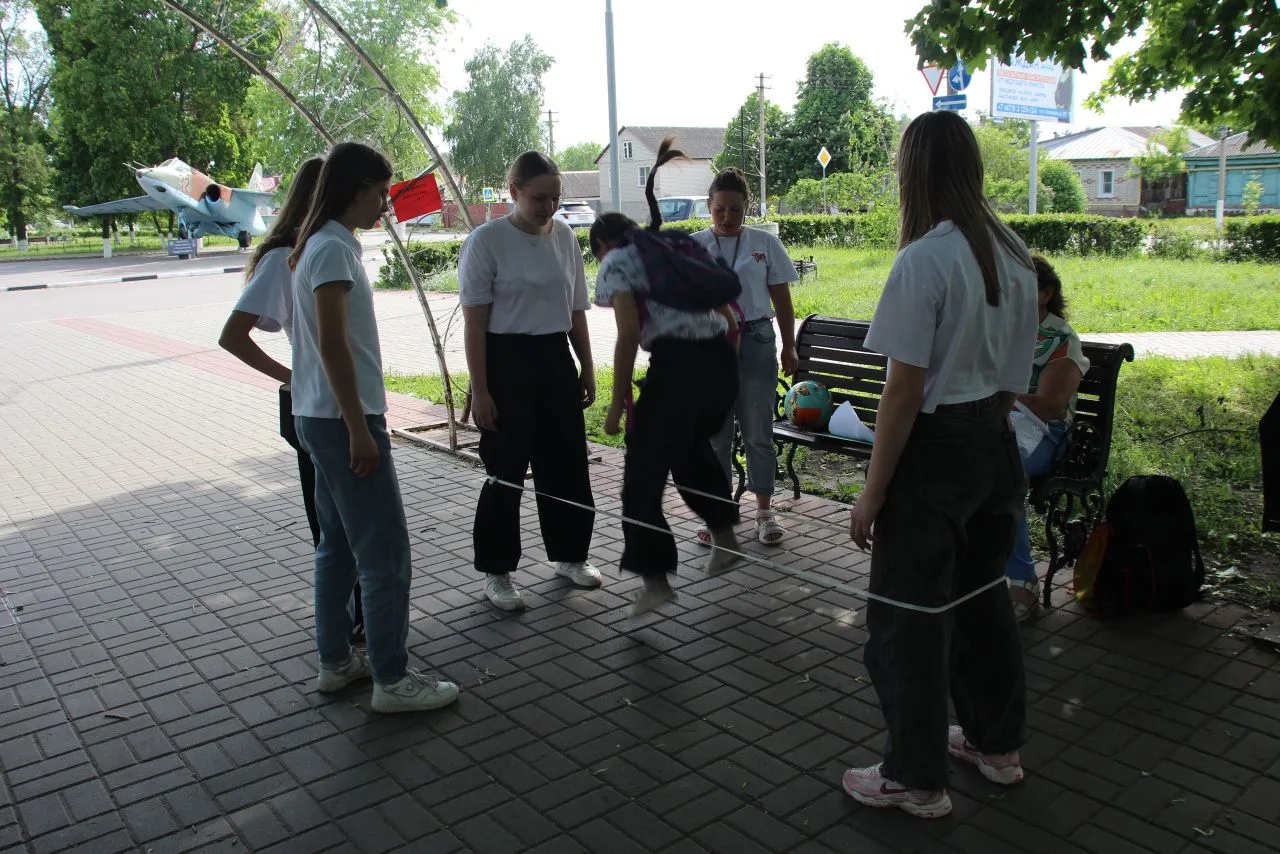В честь Дня Пионерии в Борисоглебск прошел фестиваль «День первых».   Обучающиеся 7А приняли участие