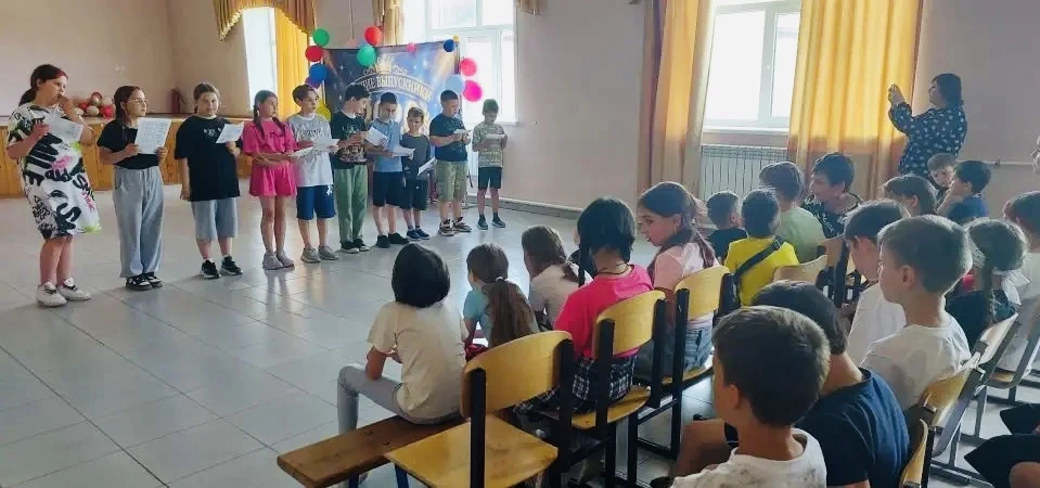 🇷🇺 День России в пришкольных лагерях!

Наши ребята в пришкольных лагерях отметили праздник не толь