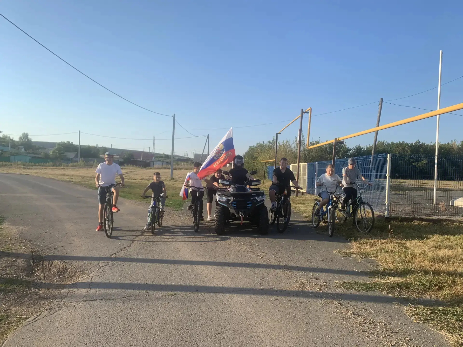🇷🇺  22 августа наши школьники зажгли! В честь Дня Государственного флага России мы пр...