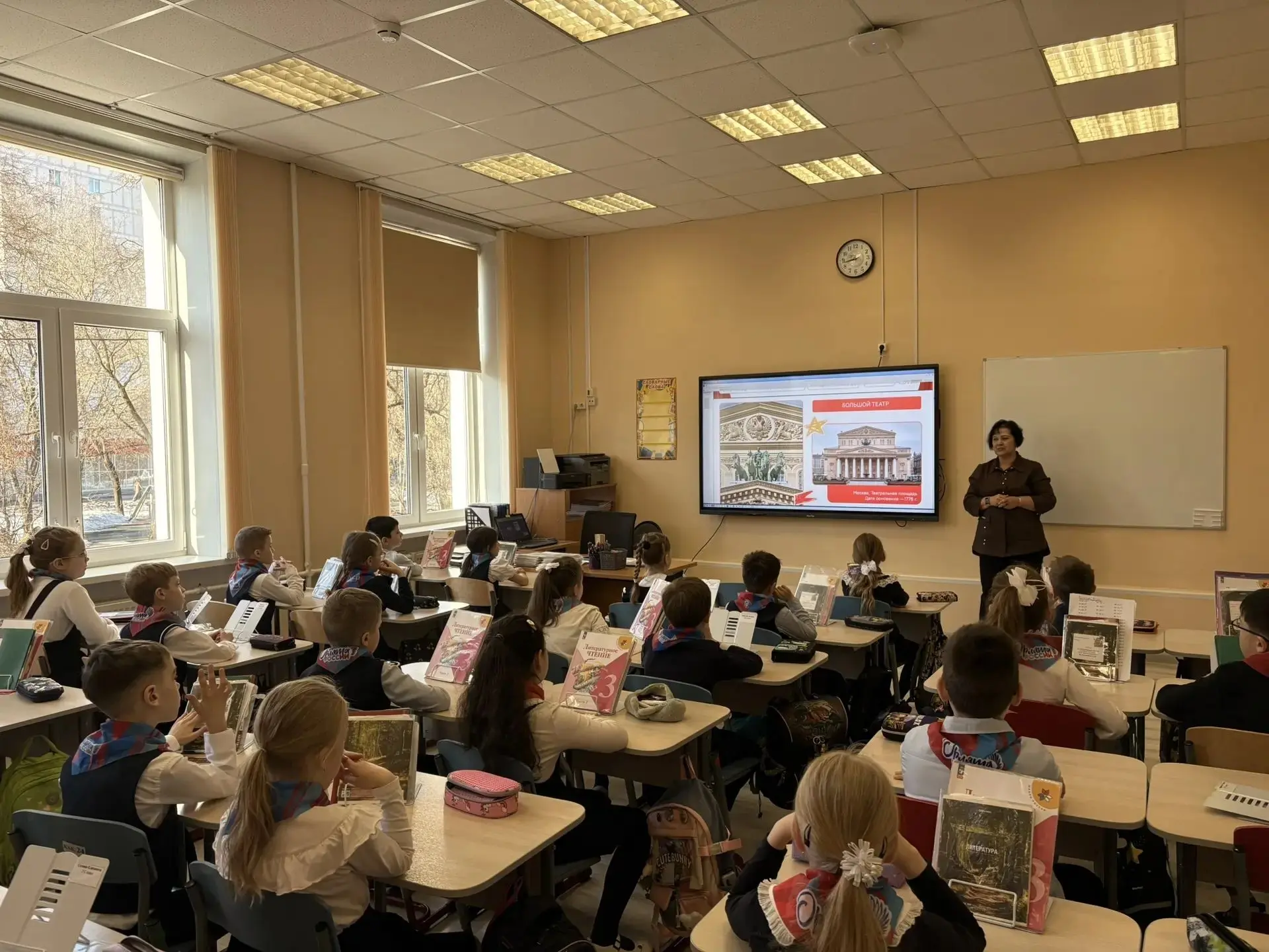 🇷🇺С новой неделей, Школа «Свиблово»! Поздравляем всех с началом четвёртой четверти!  Понедельник в н