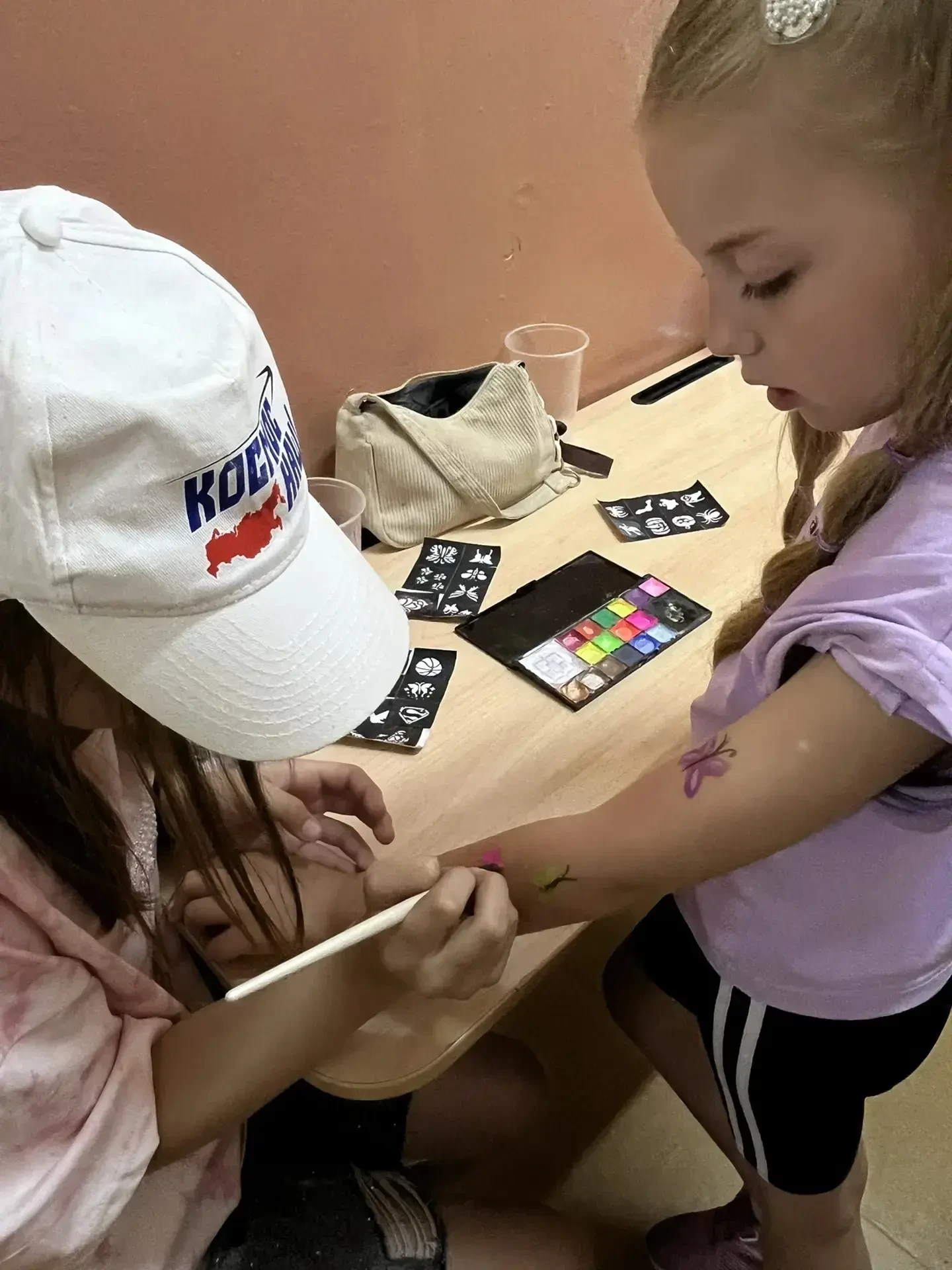 🎨Сегодняшний день в лагере прошёл под знаком безграничной фантазии и креатива, где каждый смог проя