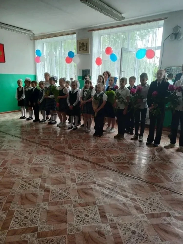 🎉 Последний звонок в нашей школе! 🎉