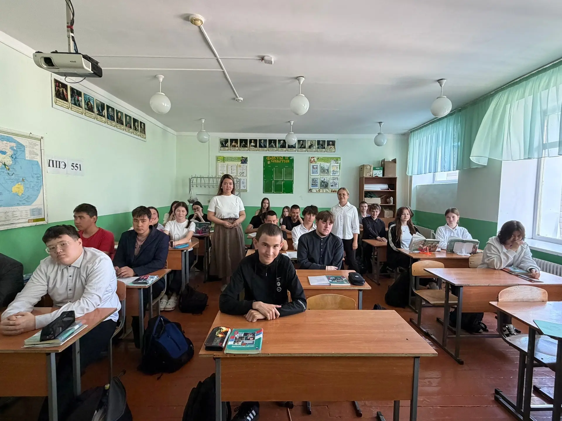 🚀 Выбирай своё будущее с Акъярским горным колледжем!