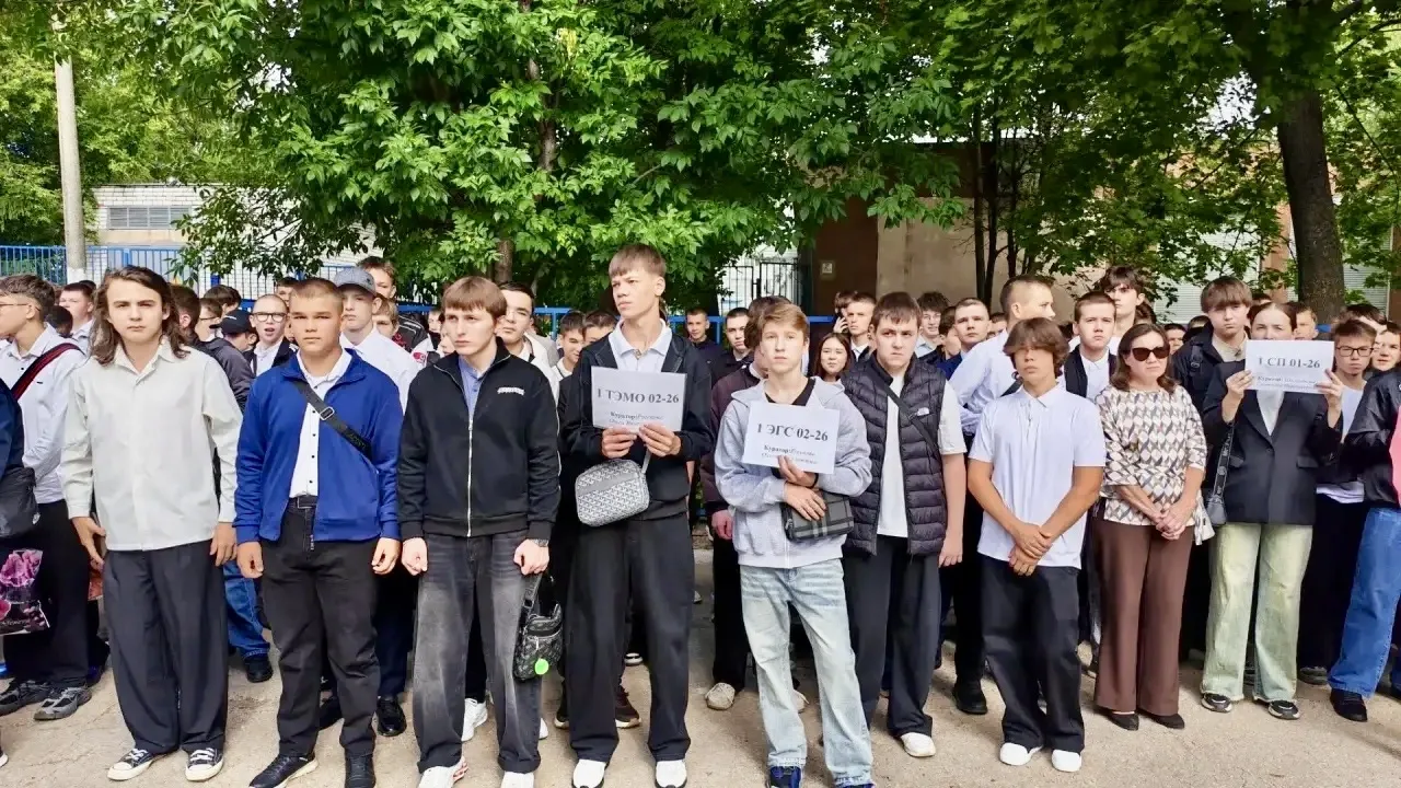 🎓 Новый учебный год стартовал! Вчерашняя линейка в ЧТТСТ была по-настоящему масштабной...