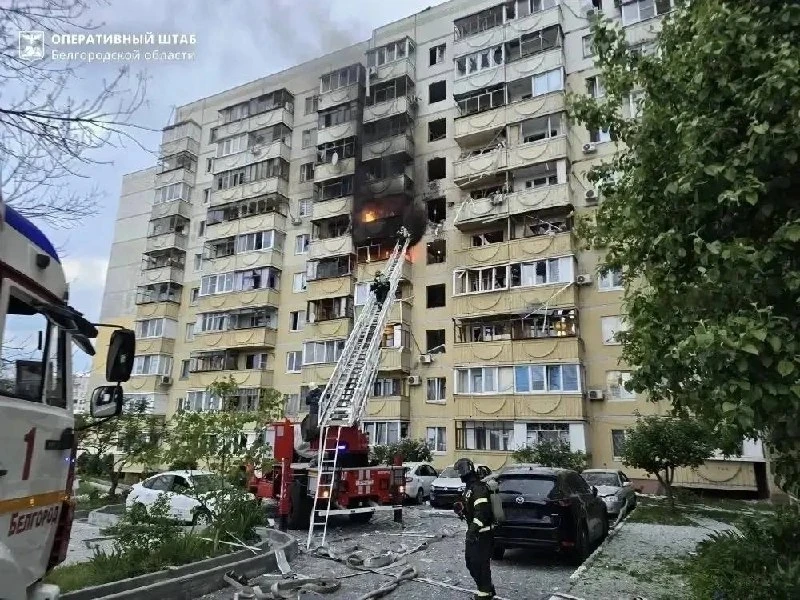 Сегодня удар пришёлся по многоквартирному дому в Белгороде.   Среди четверых пострадавших, по предва