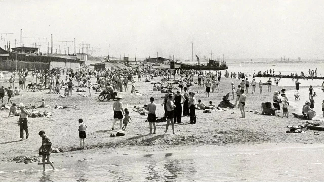 13 июня 1965 года в Перми на левом берегу Камского водохранилища в Орджоникидзевском районе был сдан
