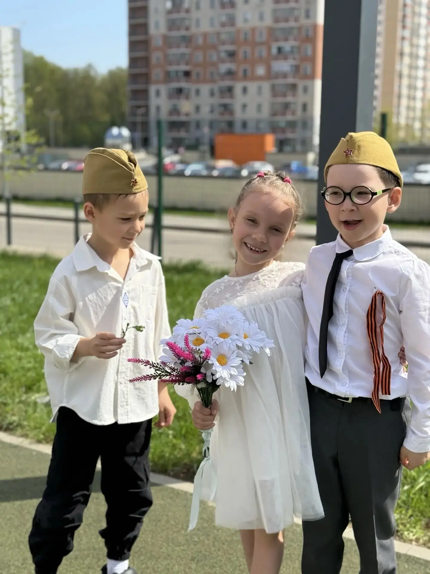 В дошкольном отделении "Хоровод"  прошли утренники, посвящённые Дню Победы!  Воспитанники прикоснули