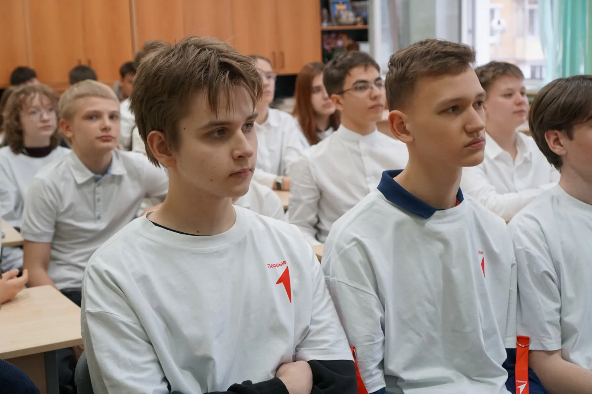 🚀 Наша школа в прямом эфире с космонавтом!   Накануне Дня космонавтики наши старшеклассники в Корпус